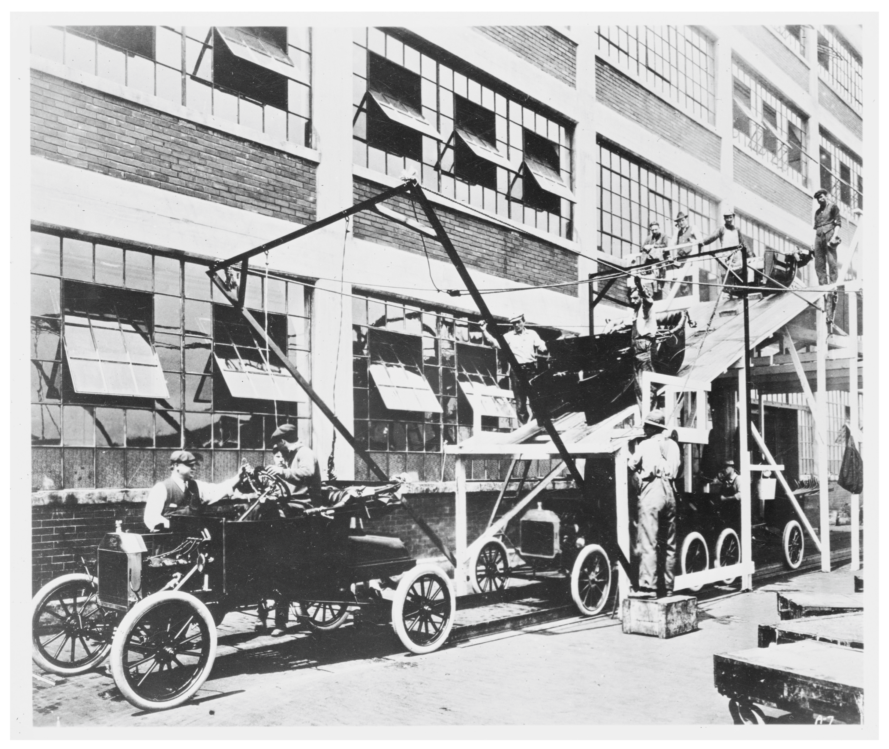 Histories 04 00025 g001