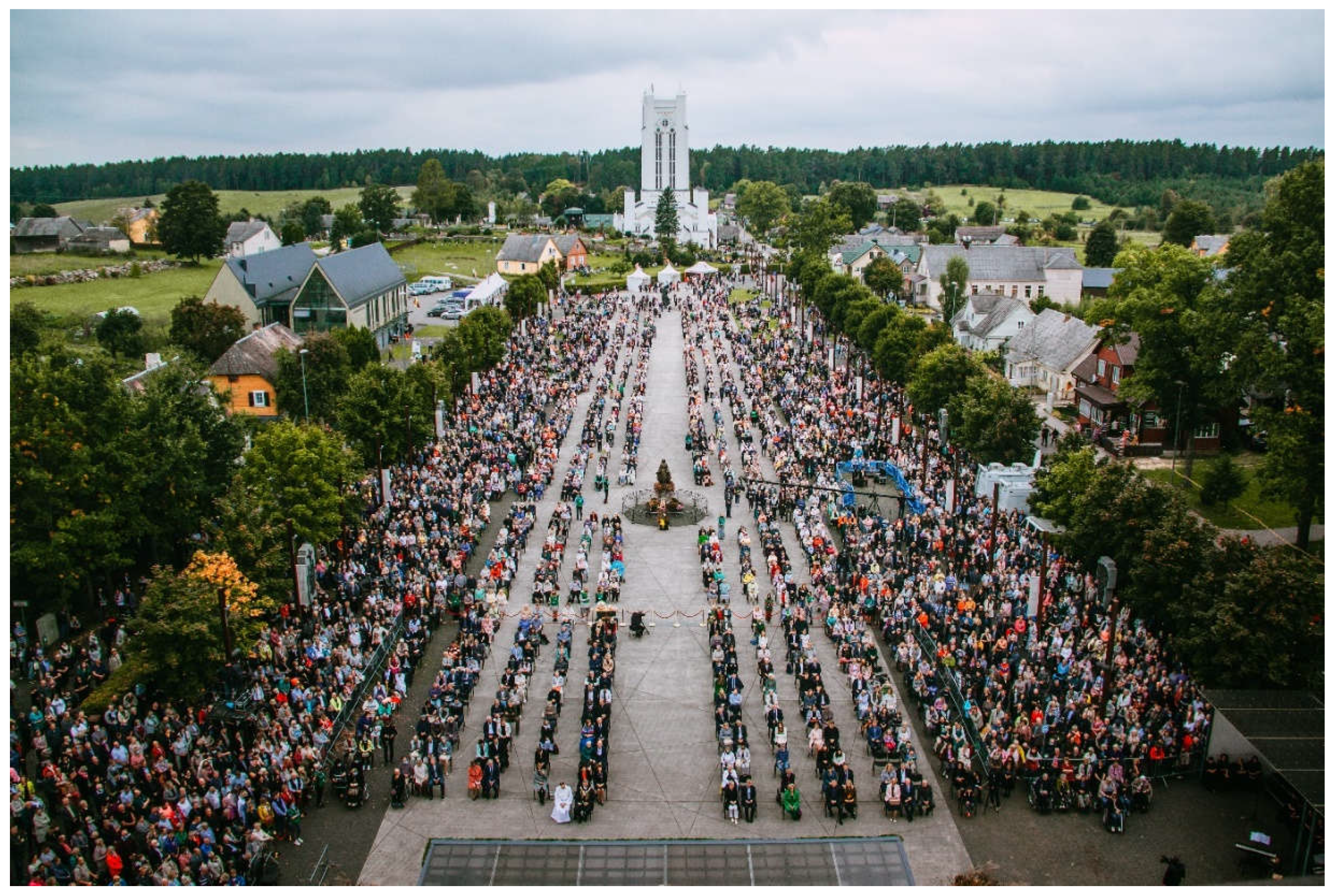 Land 11 00047 g004 550