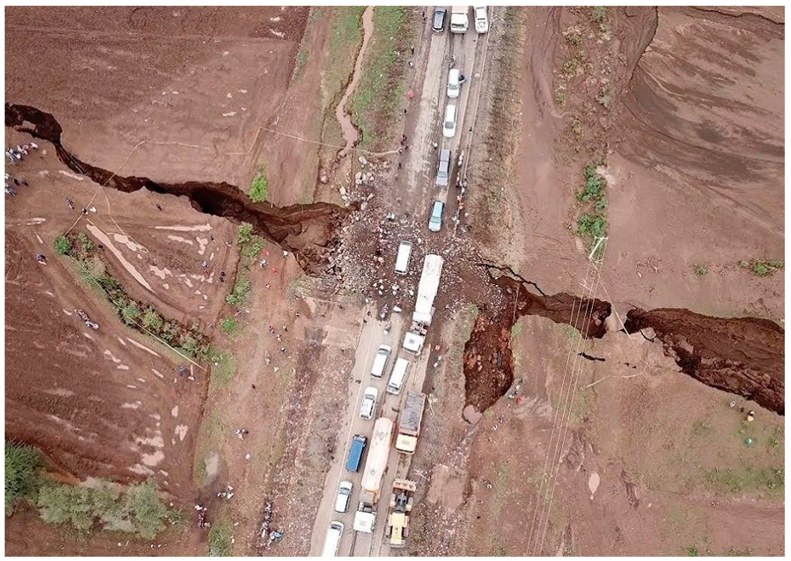 Большая трещина. Разлом в Африке 2023. Великая рифтовая Долина Африканский разлом. Кения разлом в земной коре. Африка раскалывается на две части.
