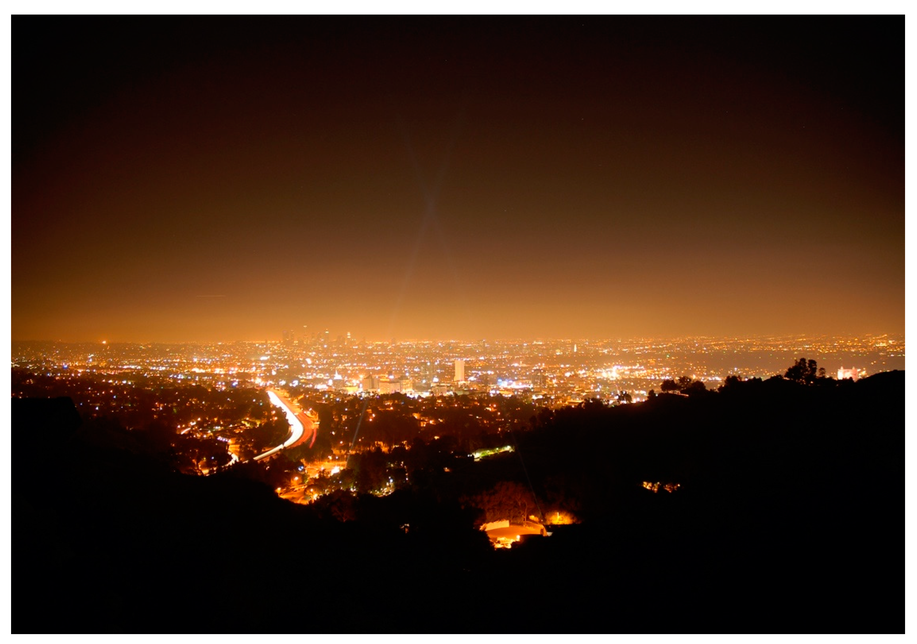 Свет над городом. Light pollution световое загрязнение. Световой купол над городом. Световое загрязнение городов. Свет над ночным городом.