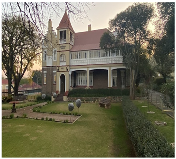 Urbansci 09 00194 i004